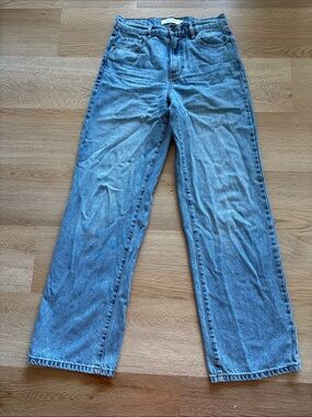 Classic Straight Women's Jeans in Light Blue